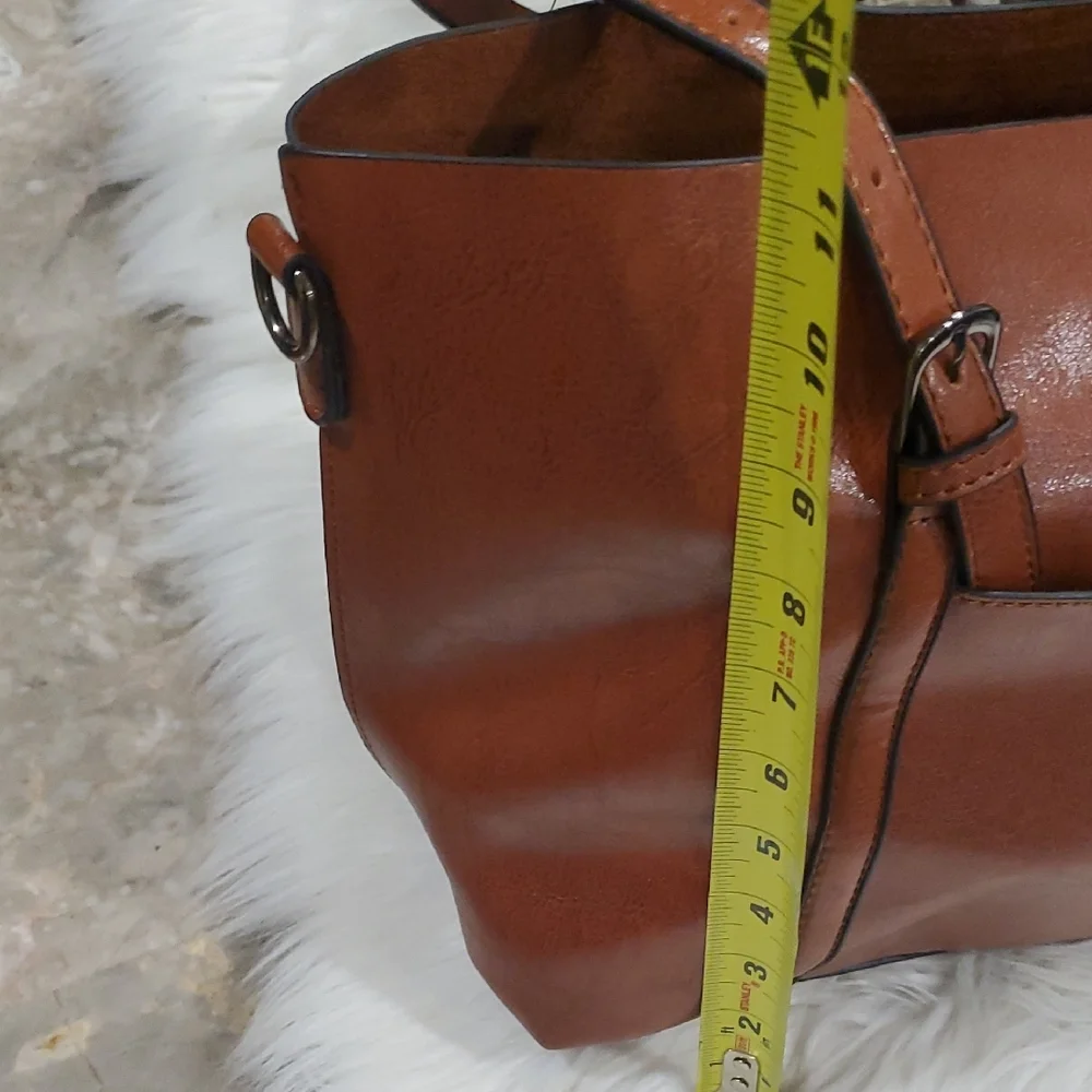 Acelure Leather Tote Bag in Rich Brown - Picture 9 of 16